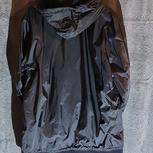 Mens XL Independent rain coat. - Picture 2 of 2